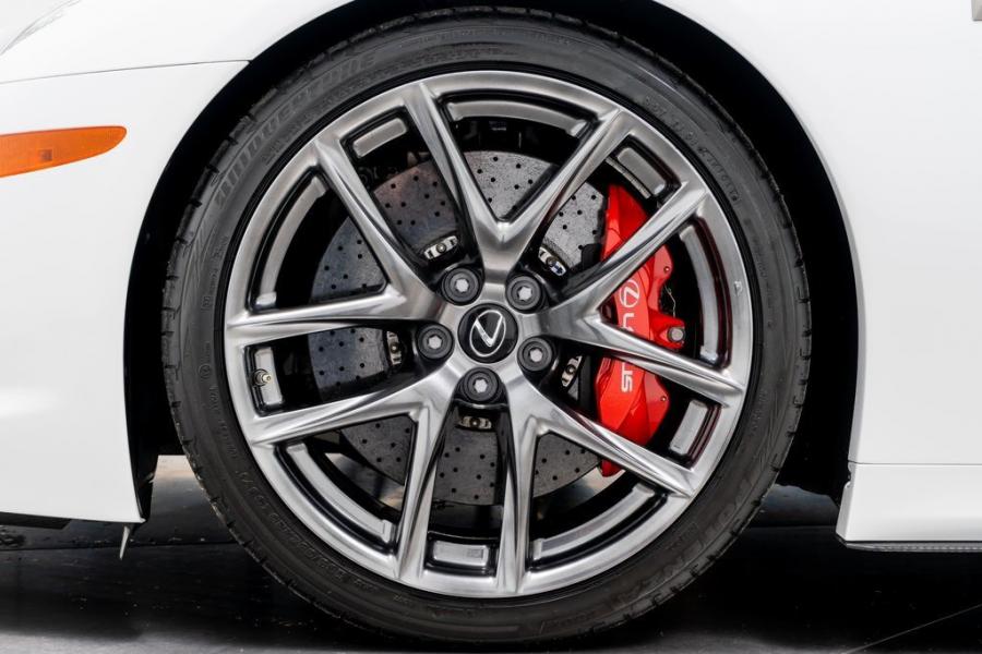 Колеса Lexus LF-A (108) 2012 года  (фото 22 из 34)